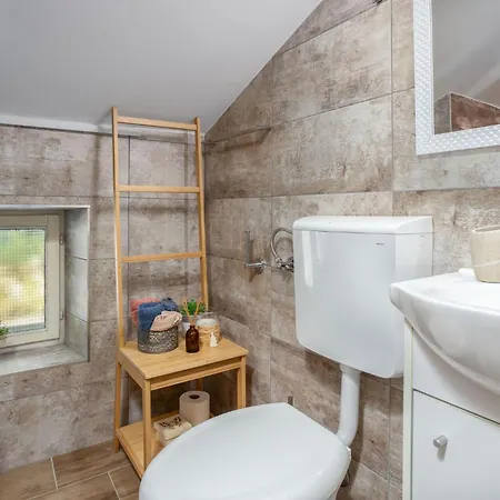 Prázdninový dům 2 Bedroom Stunning In Bregi *