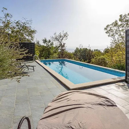 2 Bedroom Stunning In Bregi *