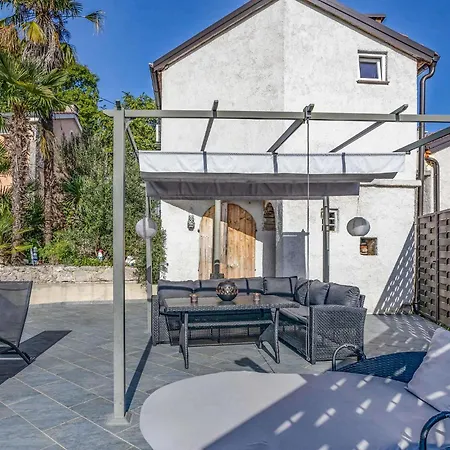 Holiday home 2 Bedroom Stunning In Bregi Breza