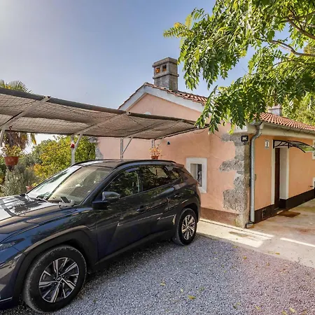 2 Bedroom Stunning In Bregi Holiday home Breza