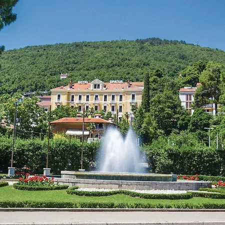 Holiday home 2 Bedroom Stunning In Bregi Breza