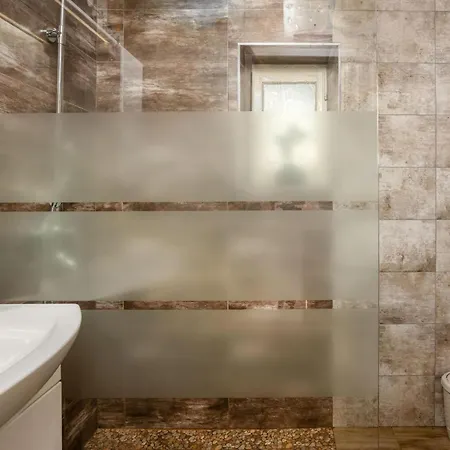 2 Bedroom Stunning In Bregi 펜션 *