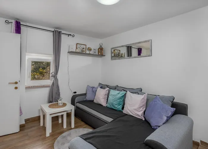 2 Bedroom Stunning In Bregi 度假居 *