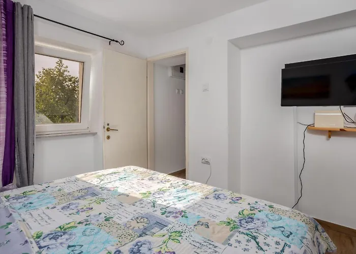 2 Bedroom Stunning In Bregi 度假居 *