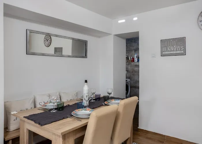 2 Bedroom Stunning In Bregi 度假居
